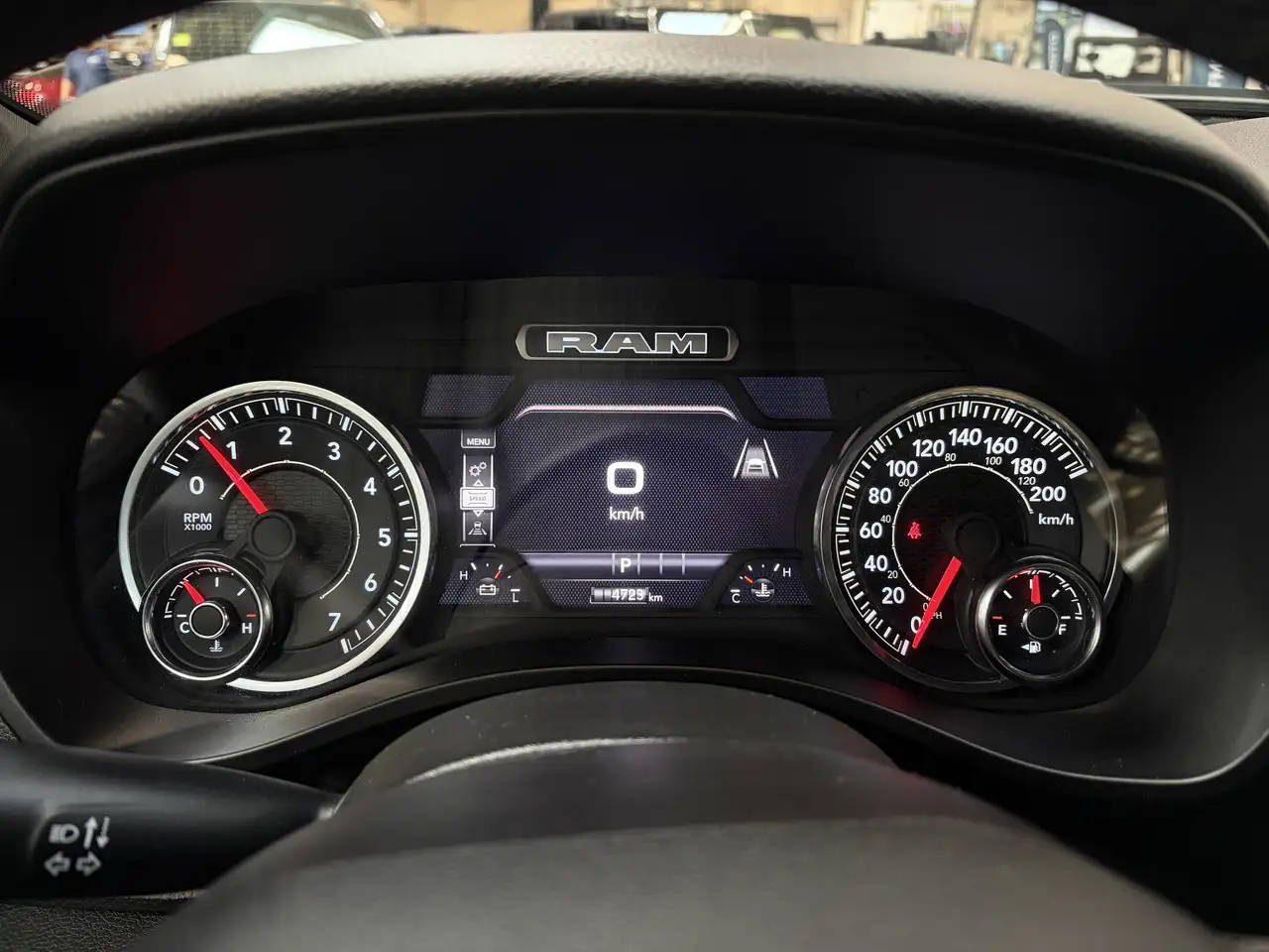 RAM 1500 снимка RAM 1500