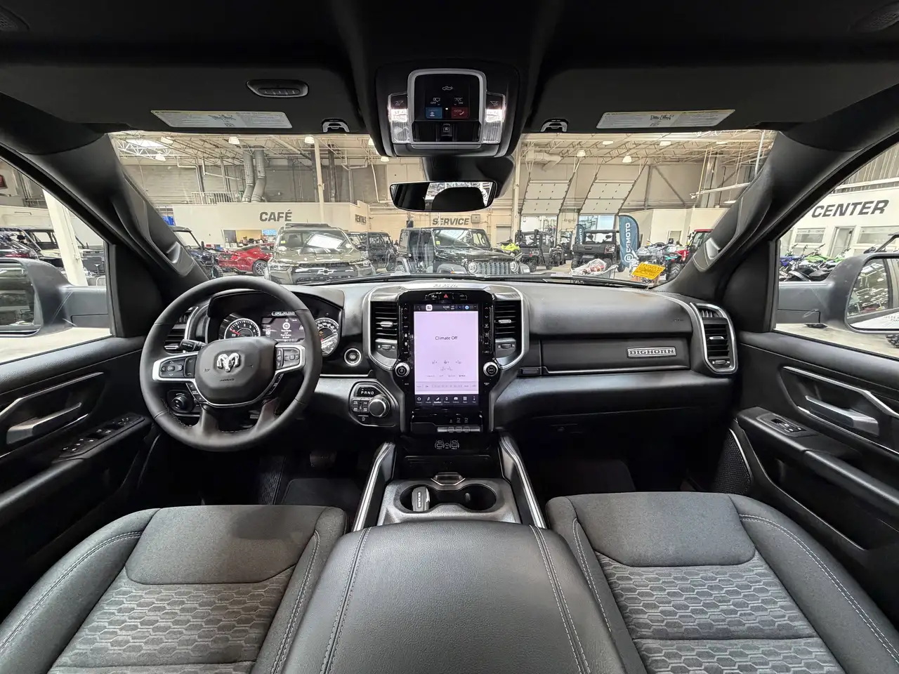 RAM 1500 снимка RAM 1500