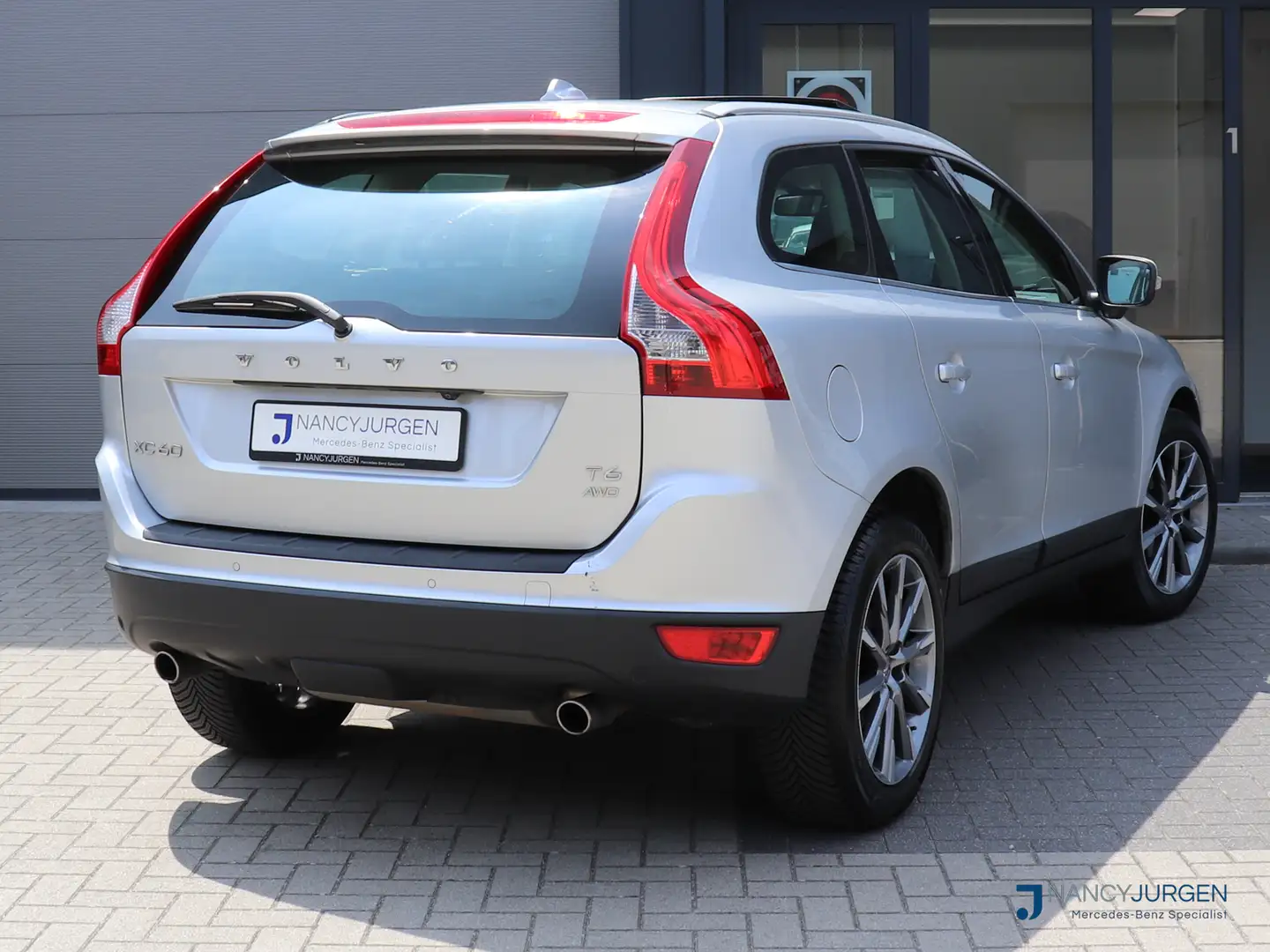 Volvo XC60 3.0 T6 AWD Summum | Panorama SKD | Geheugenpakket Gris - 2
