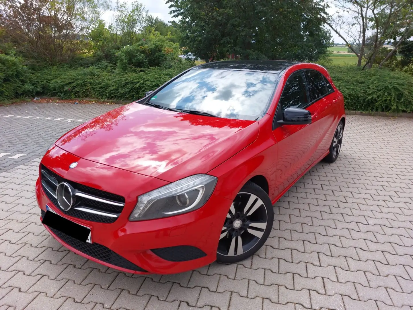 Mercedes-Benz A 180 A 180 BlueEfficiency (176.042) Rot - 1
