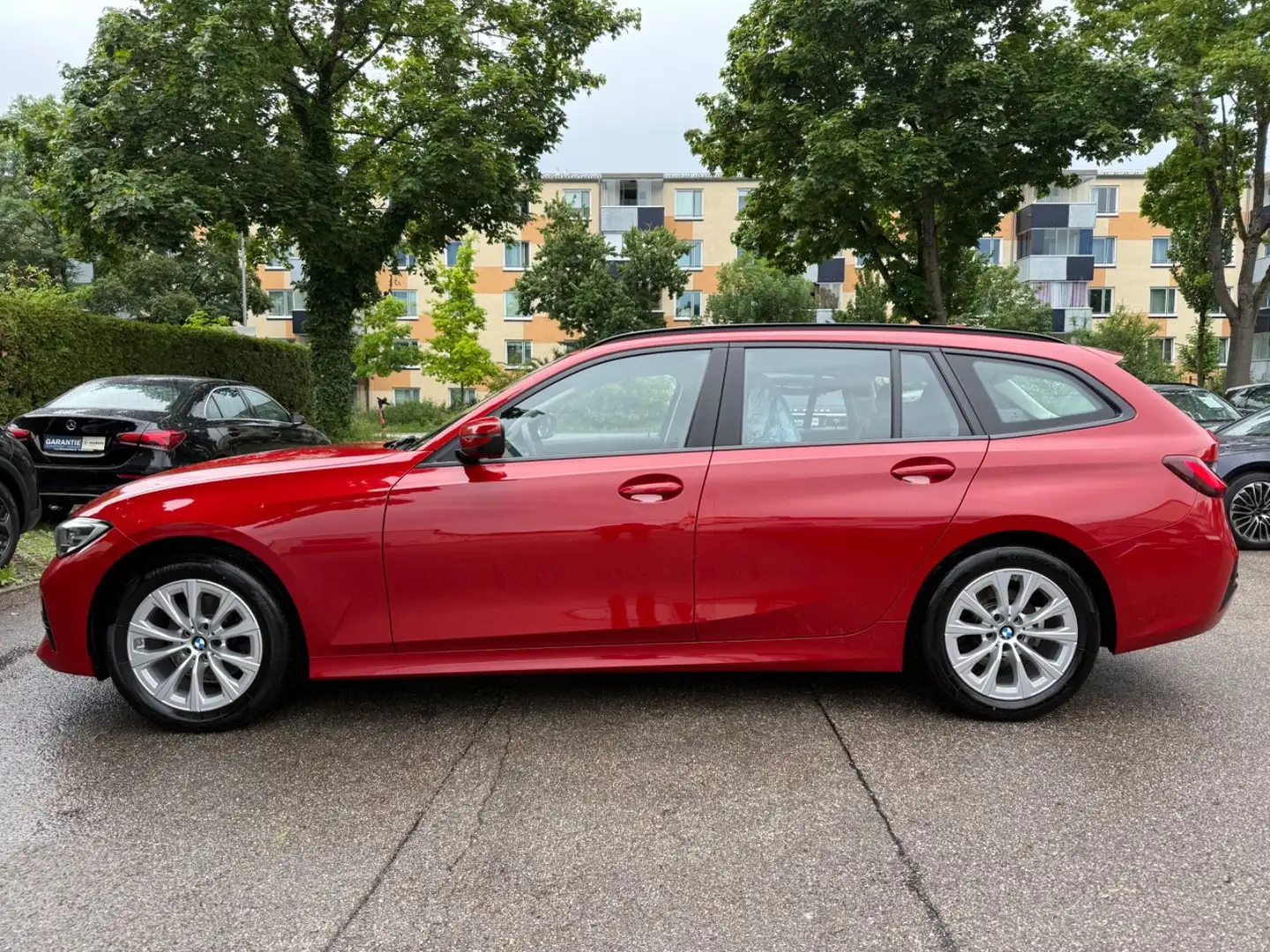 BMW 320 d Touring Advant AUT~PDC~LiveCokpit~LED~WR~ Rot - 2