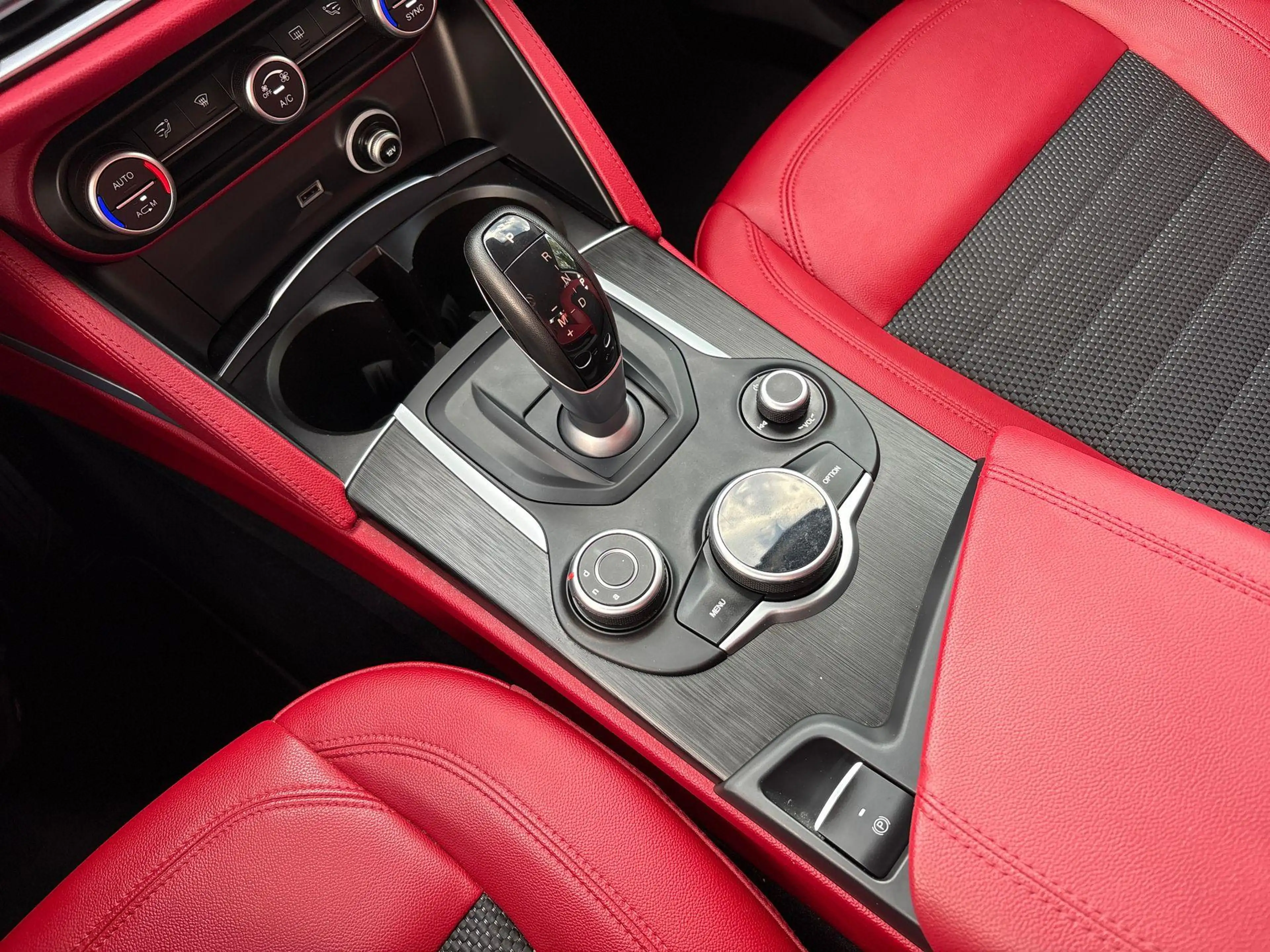 Alfa Romeo Stelvio 2.0 T AWD Super | Trekhaak | Navigatie |  Camera | — photo 5