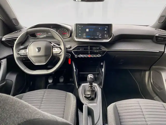 Peugeot 2008 view 6