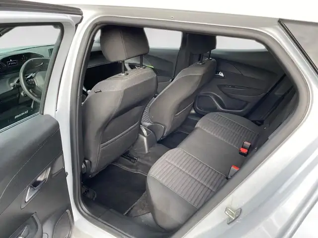 Peugeot 2008 view 8