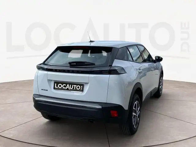 Peugeot 2008 view 4