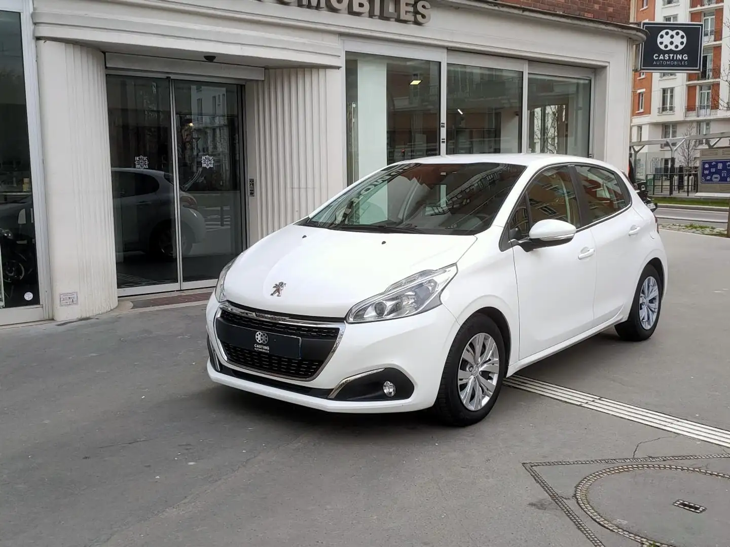 Peugeot 208 1.2i PureTech 12V S\u0026S - 82 - ETG5  BERLINE Active Business Weiß - 1