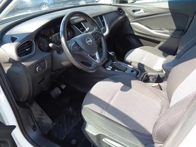 Opel Grandland X view 8