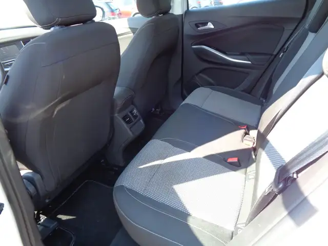 Opel Grandland X view 9