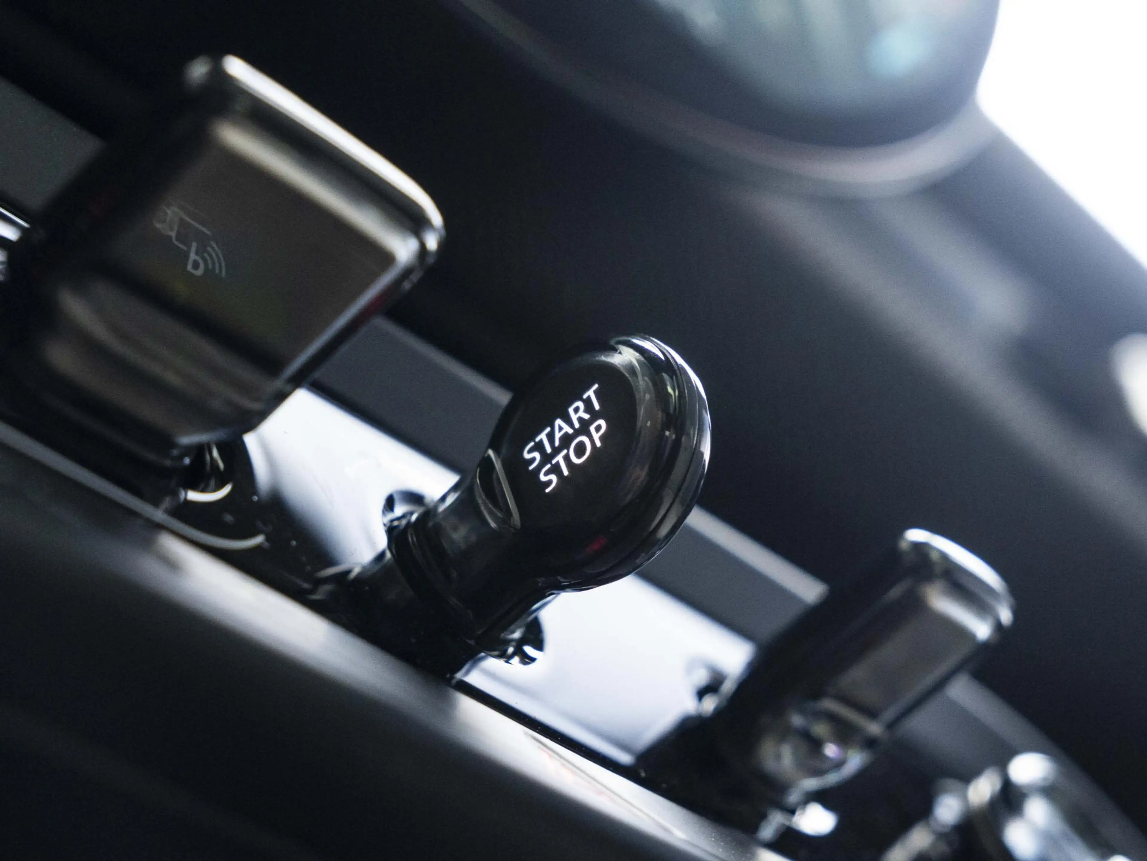 MINI Aceman E John Cooper Works L-pakket | Glazen panoramadak — photo 14