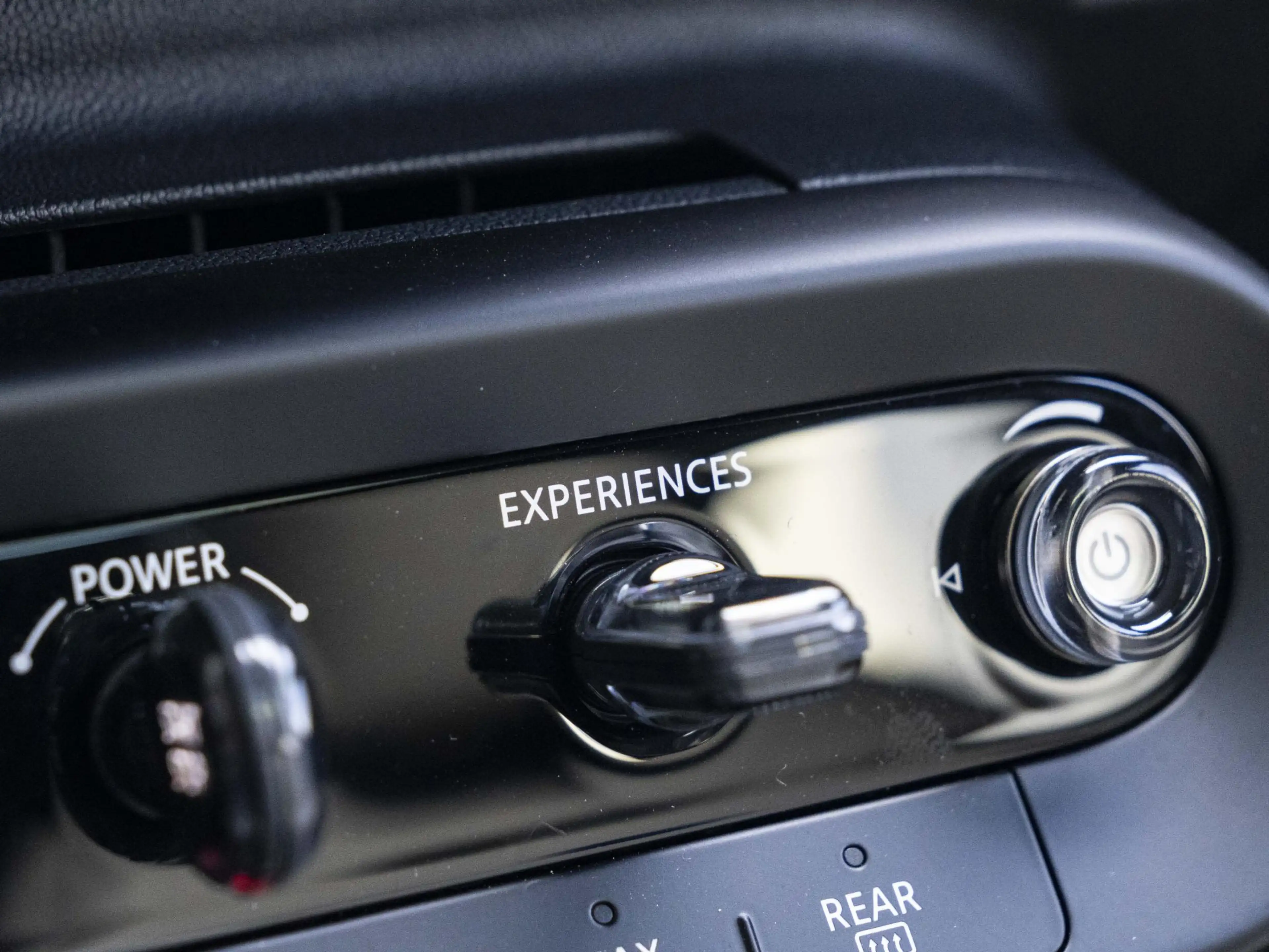 MINI Aceman E John Cooper Works L-pakket | Glazen panoramadak — photo 15
