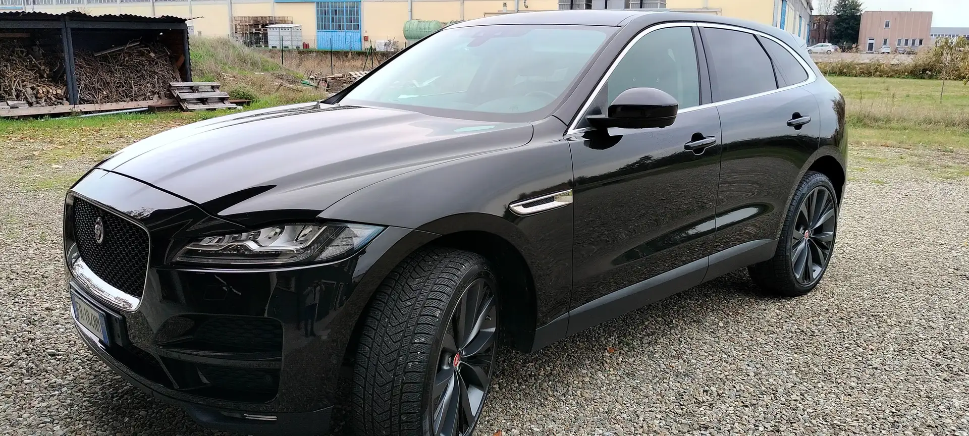 Jaguar F-Pace F-Pace 2015 3.0d tdV6 Prestige awd 300cv auto my18 Nero - 1