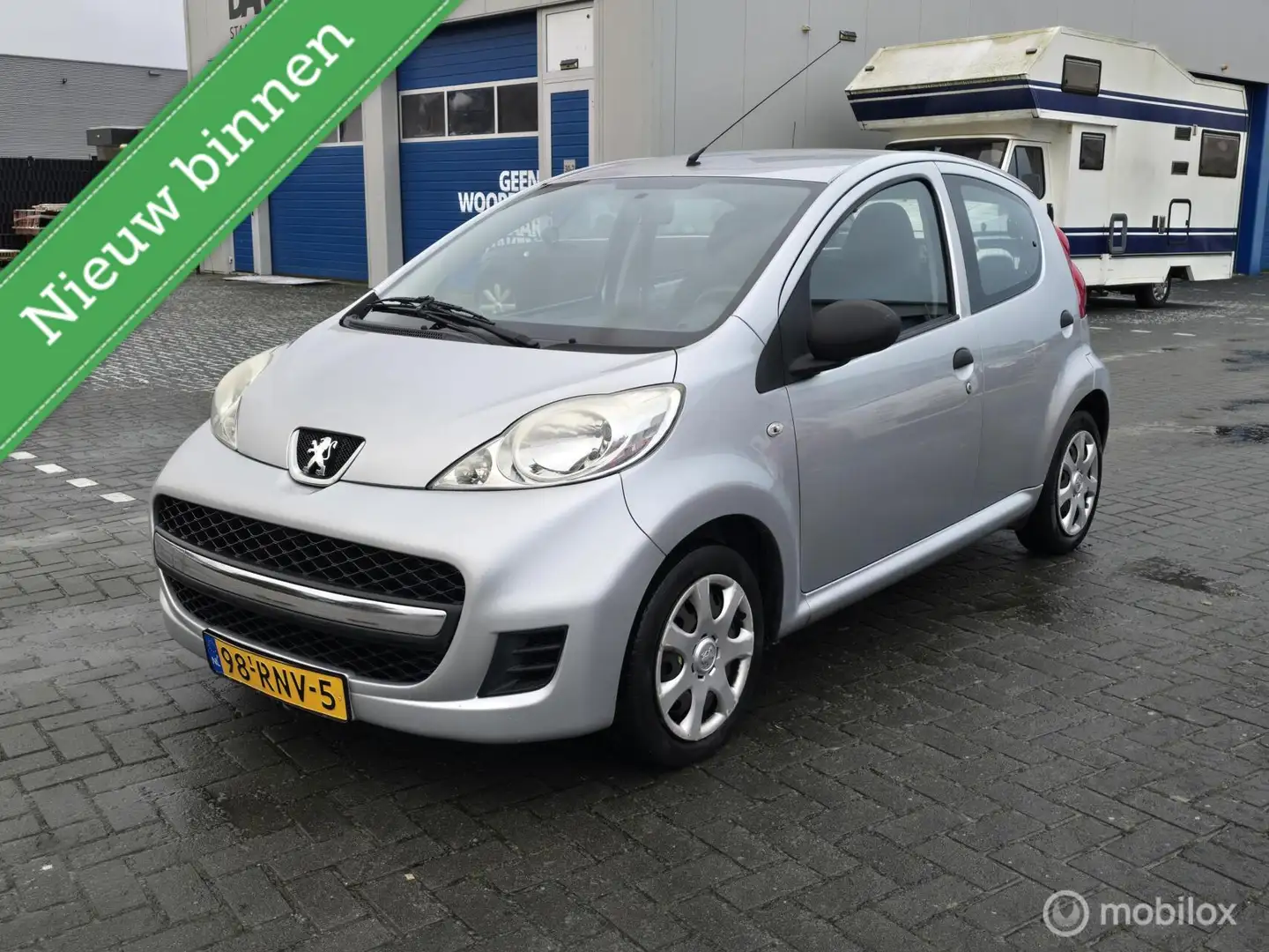 Peugeot 107 1.0-12V XR 2011 Gris - 1