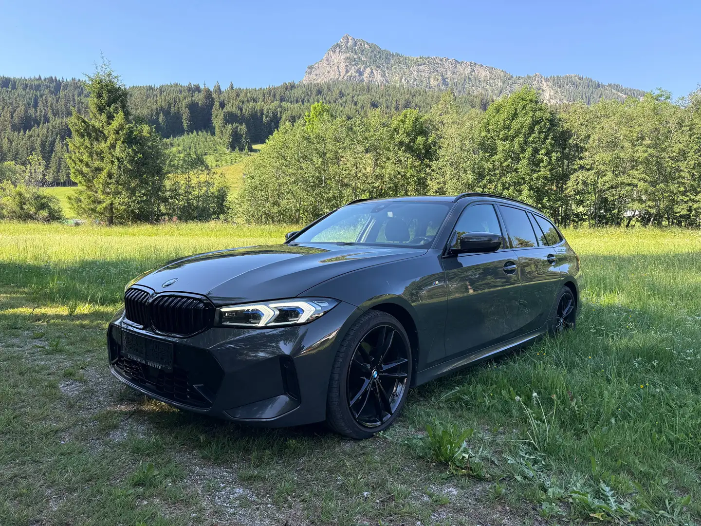 BMW 320 320d 48 V xDrive Touring M Sport | PANO | Head UP | AHK | 19'' Grau - 1