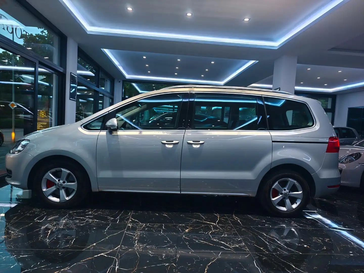 Volkswagen Sharan Highline BMT 4Motion PANO LEDER 7-SITZE Silber - 1