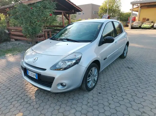 Renault Clio 1.2 16v Live! 5p
