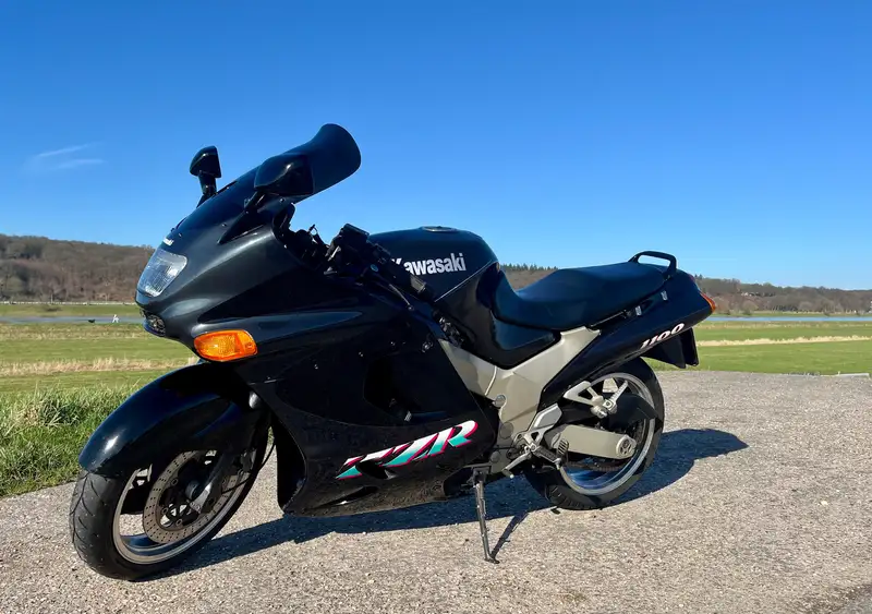 Kawasaki ZZR 1100 - foto 3