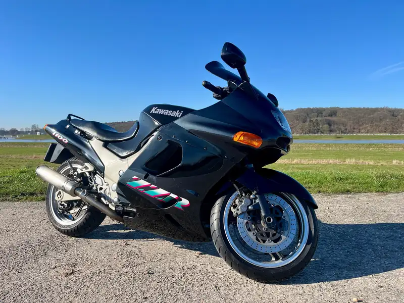 Kawasaki ZZR 1100 - foto 6