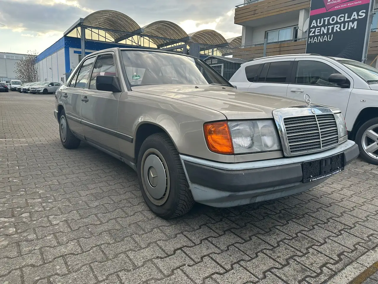 Mercedes-Benz E 230, foto 3