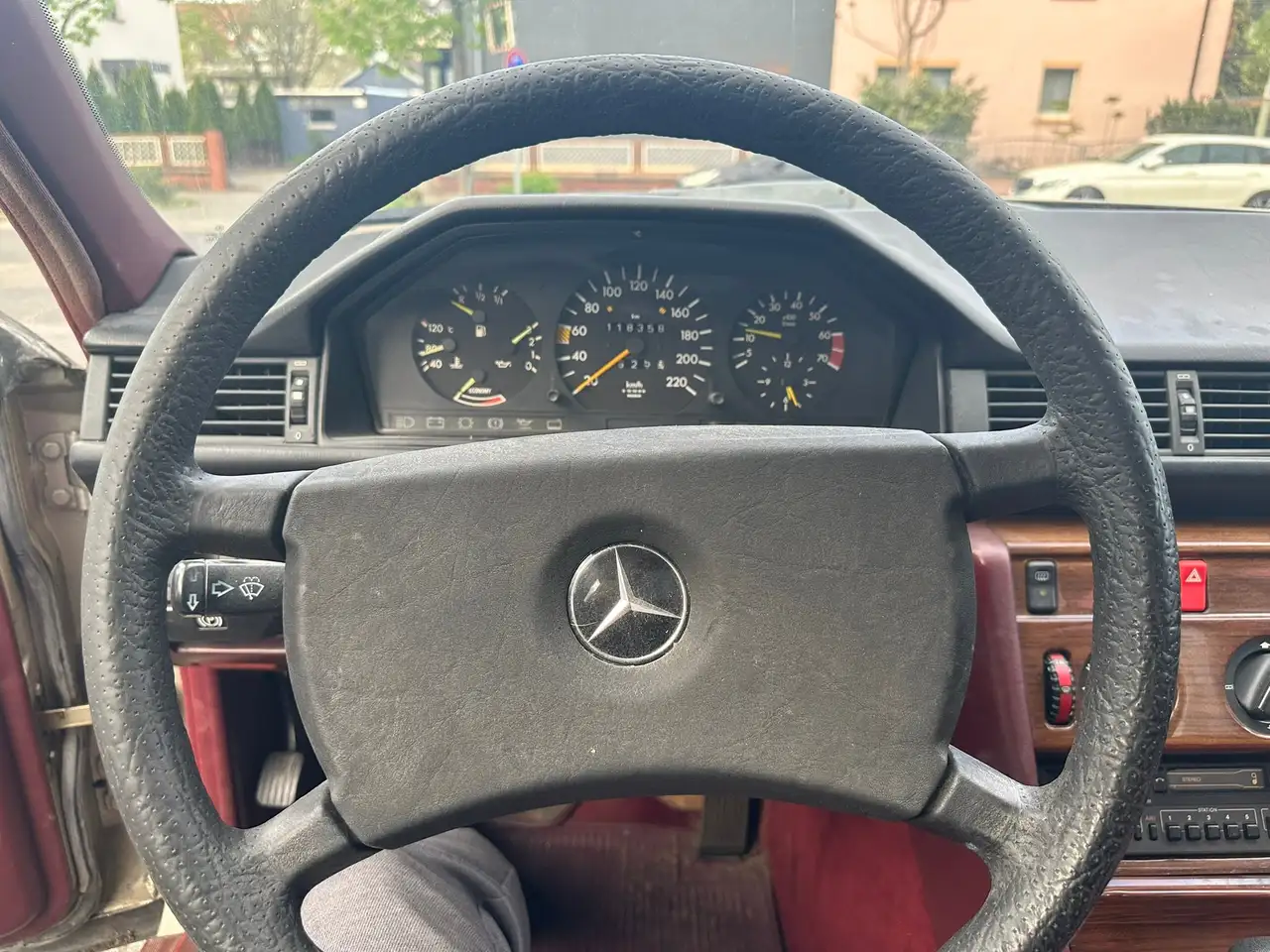 Mercedes-Benz E 230, foto 11