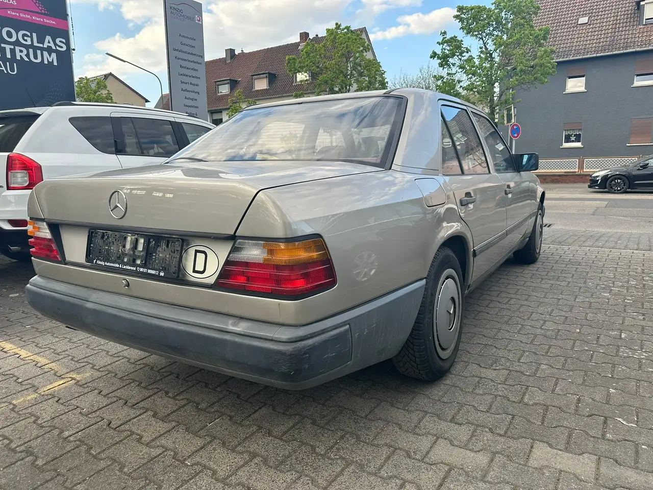 Mercedes-Benz E 230, foto 6