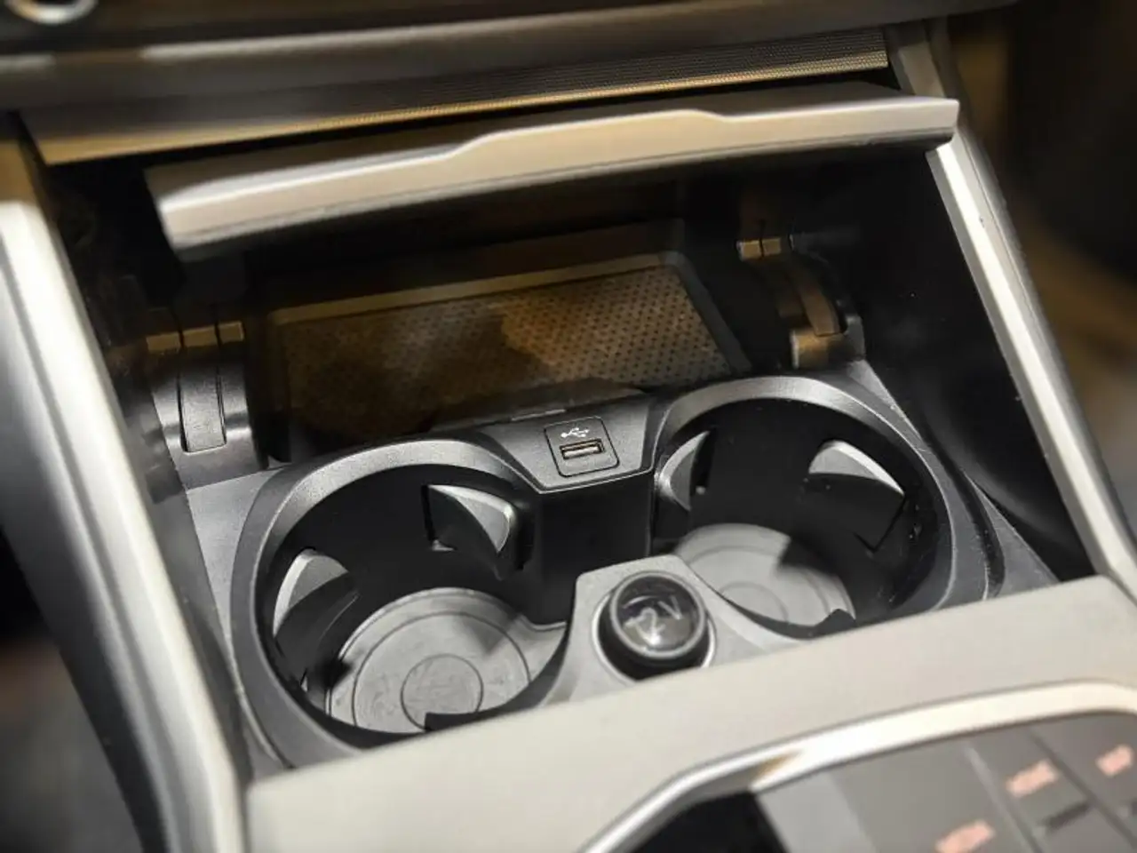 BMW 316 122cv dA MHEV Automatique Carplay*NAVI*CLIM*CAPTEU, миниатюра 27