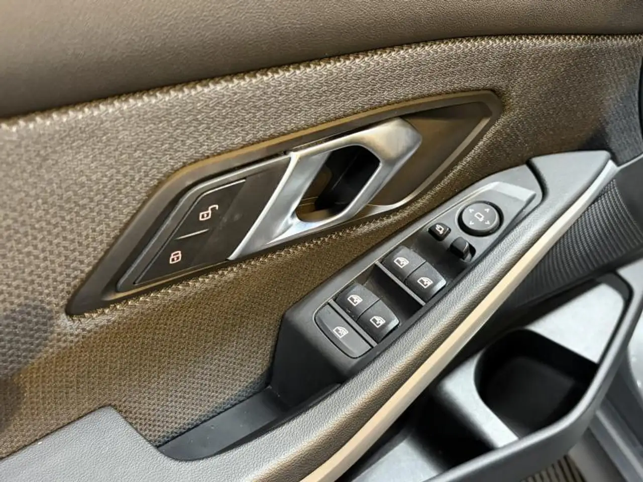 BMW 316 122cv dA MHEV Automatique Carplay*NAVI*CLIM*CAPTEU, миниатюра 11