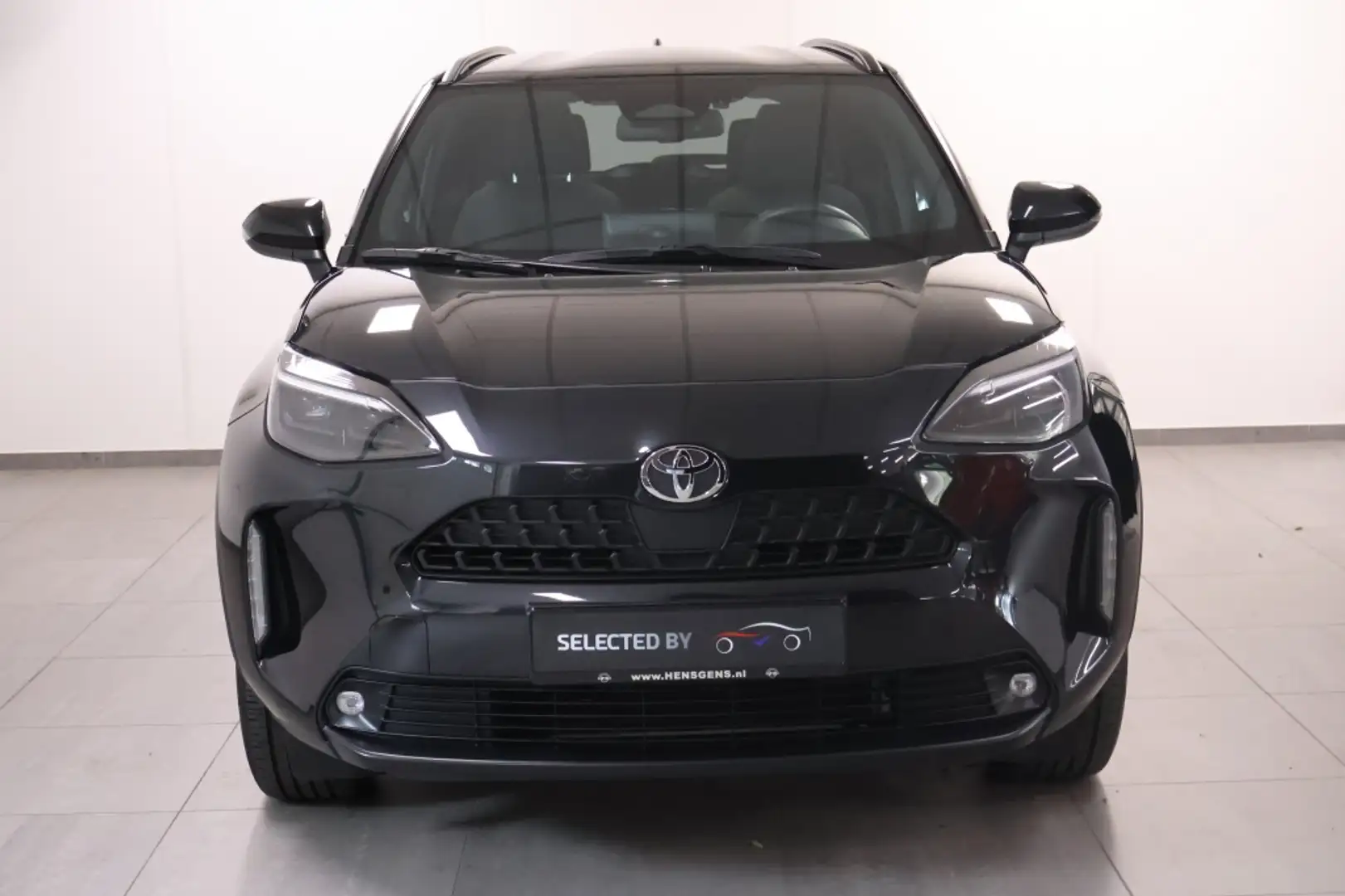 Toyota Yaris Cross 1.5 Hybride 130 Dynamic met Winterpack Nero - 2