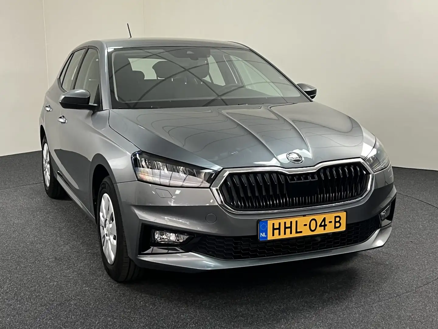Skoda Fabia 1.0 MPI Essence 28 december 2023! Cruise Contr. / Gris - 2