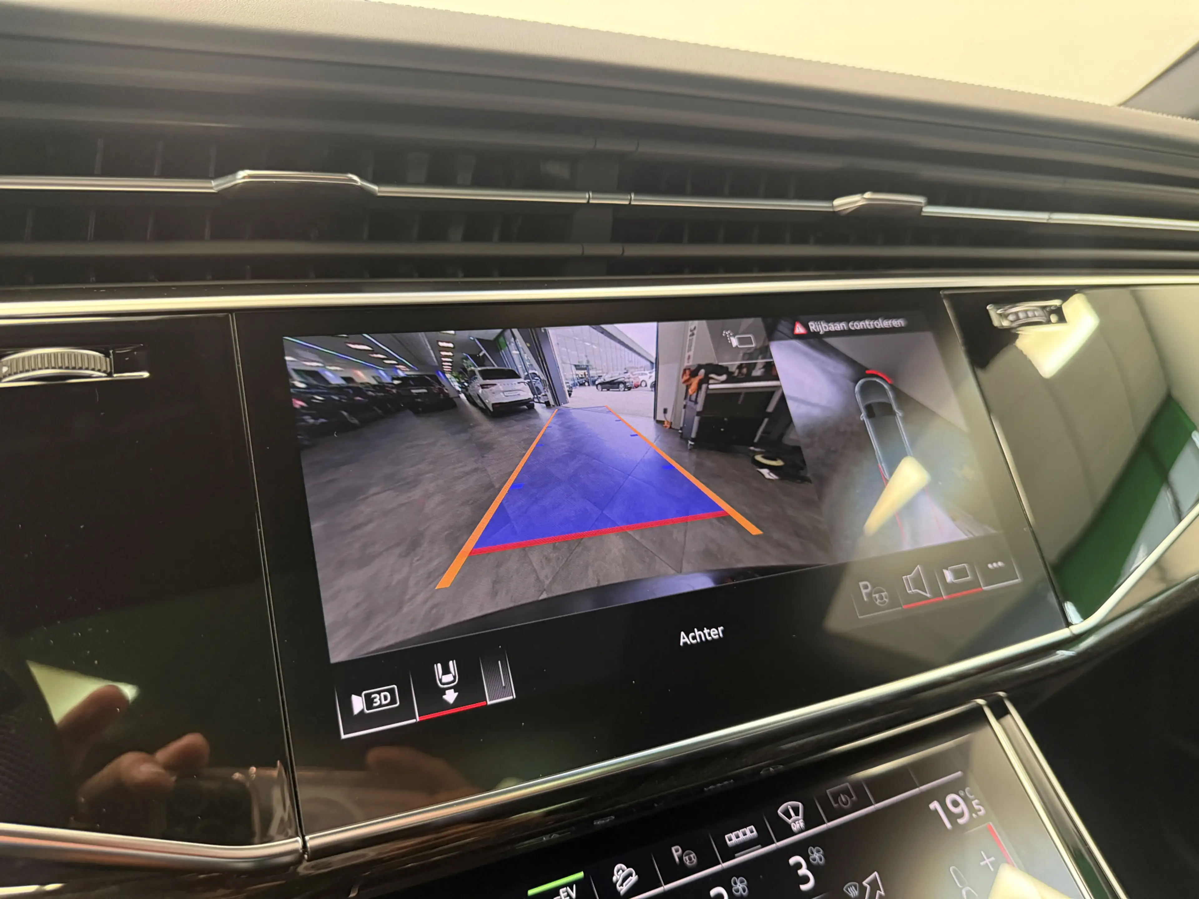 Audi Q8 60 TFSI e quattro Pro Line S Competition ACC Panor — photo 25