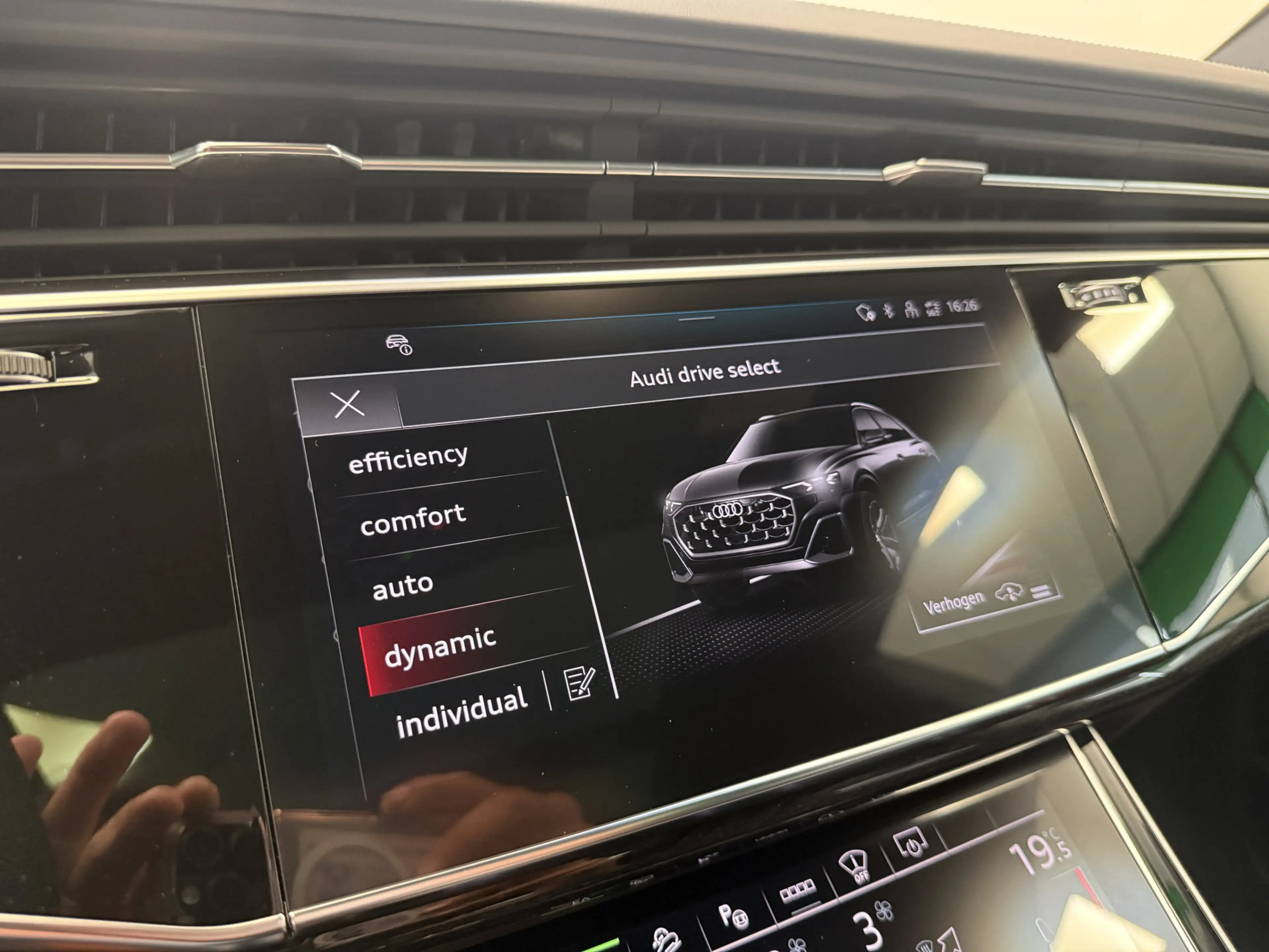 Audi Q8 60 TFSI e quattro Pro Line S Competition ACC Panor — photo 26