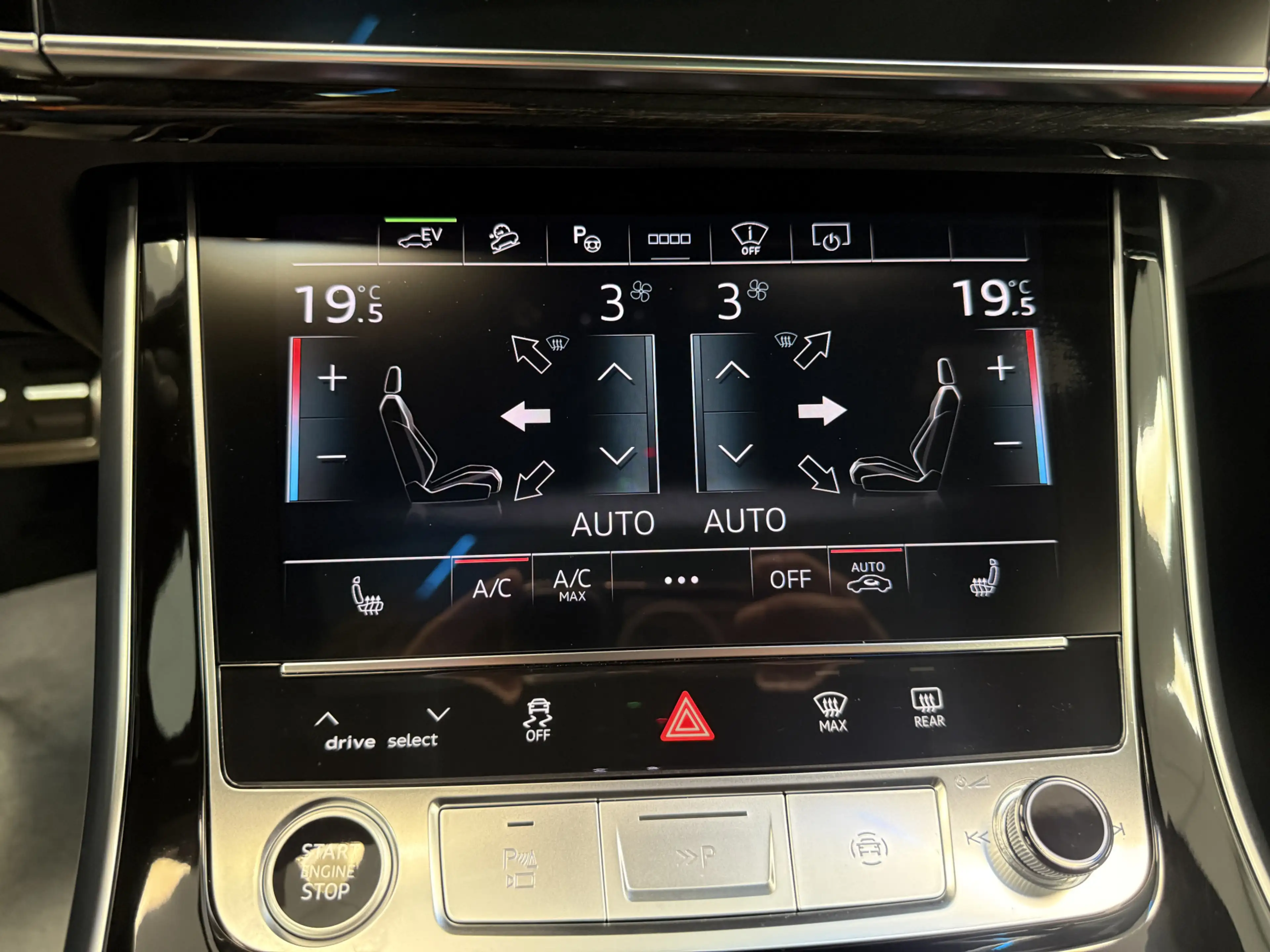 Audi Q8 60 TFSI e quattro Pro Line S Competition ACC Panor — photo 21