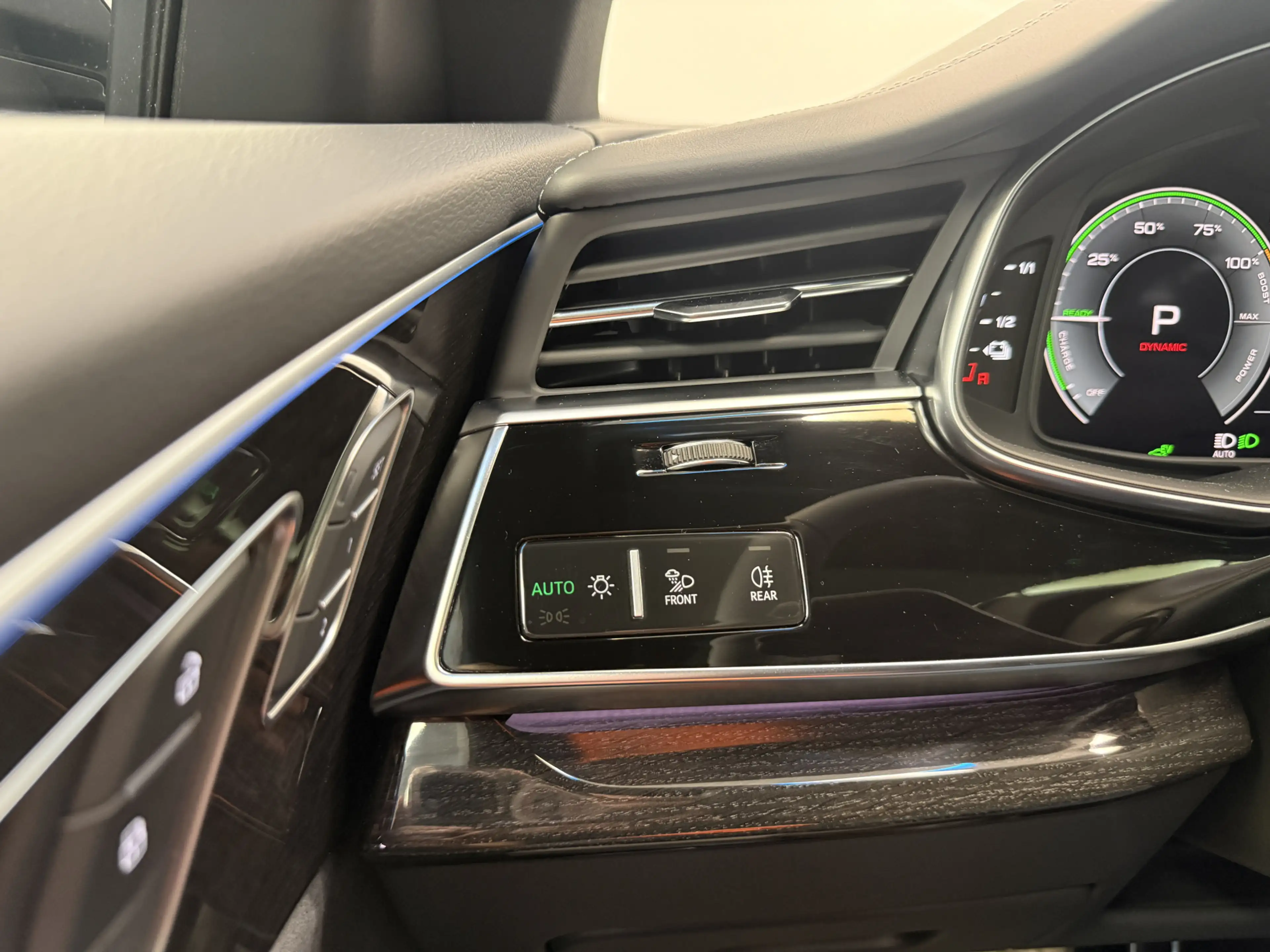 Audi Q8 60 TFSI e quattro Pro Line S Competition ACC Panor — photo 20