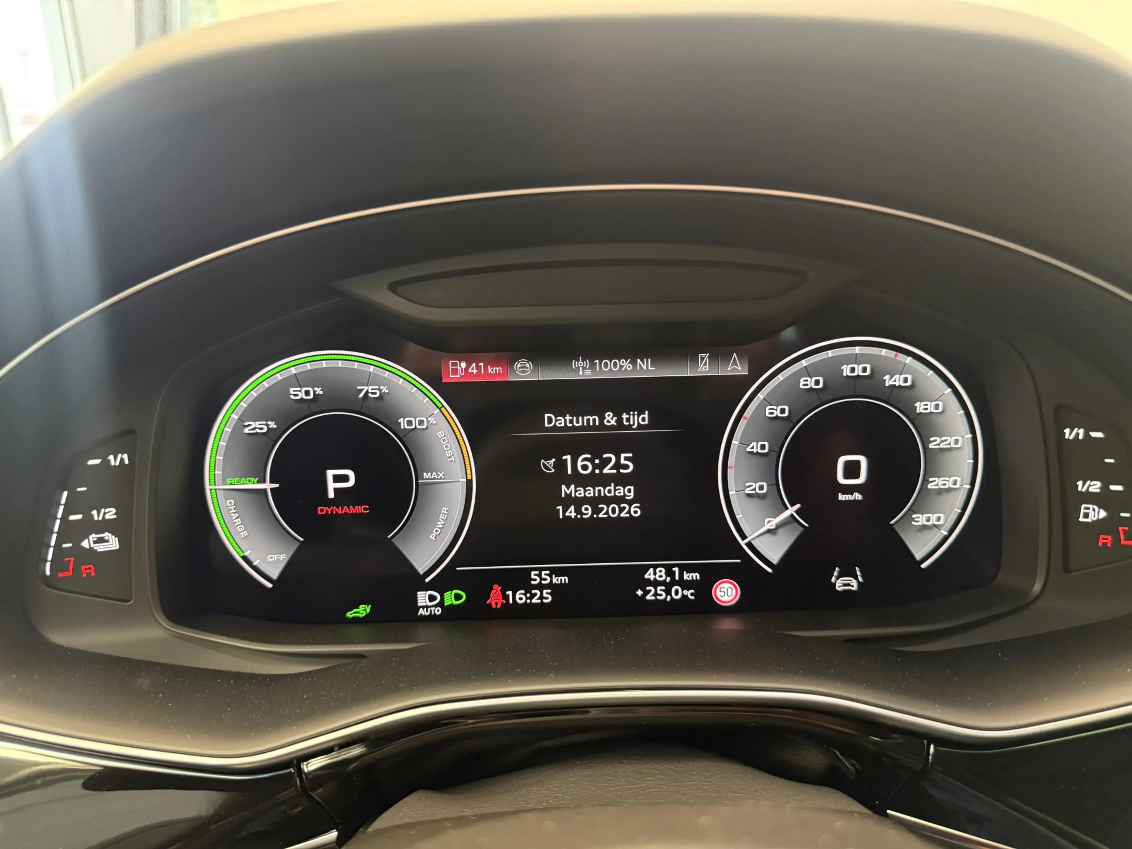 Audi Q8 60 TFSI e quattro Pro Line S Competition ACC Panor — photo 19