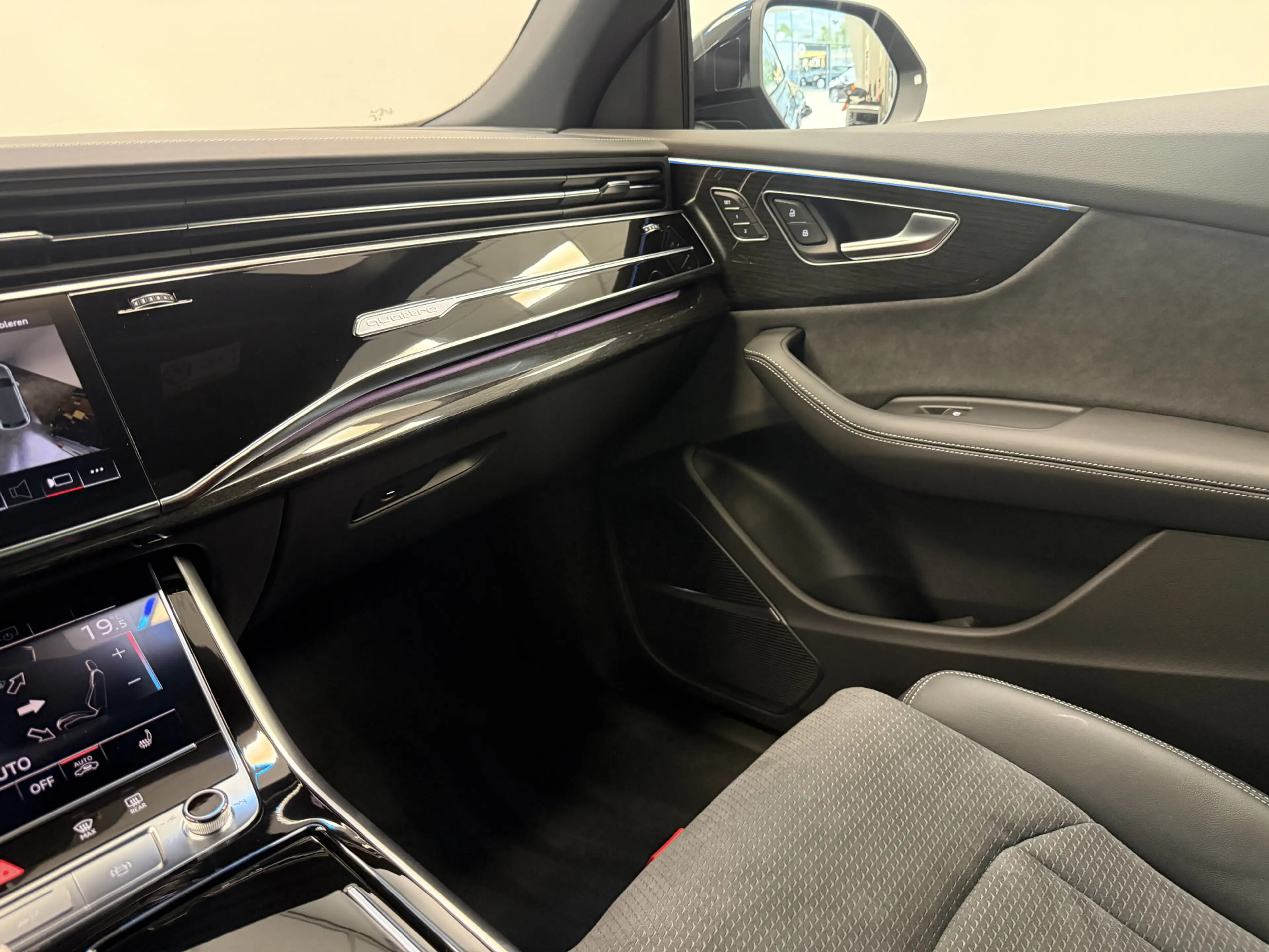 Audi Q8 60 TFSI e quattro Pro Line S Competition ACC Panor — photo 11