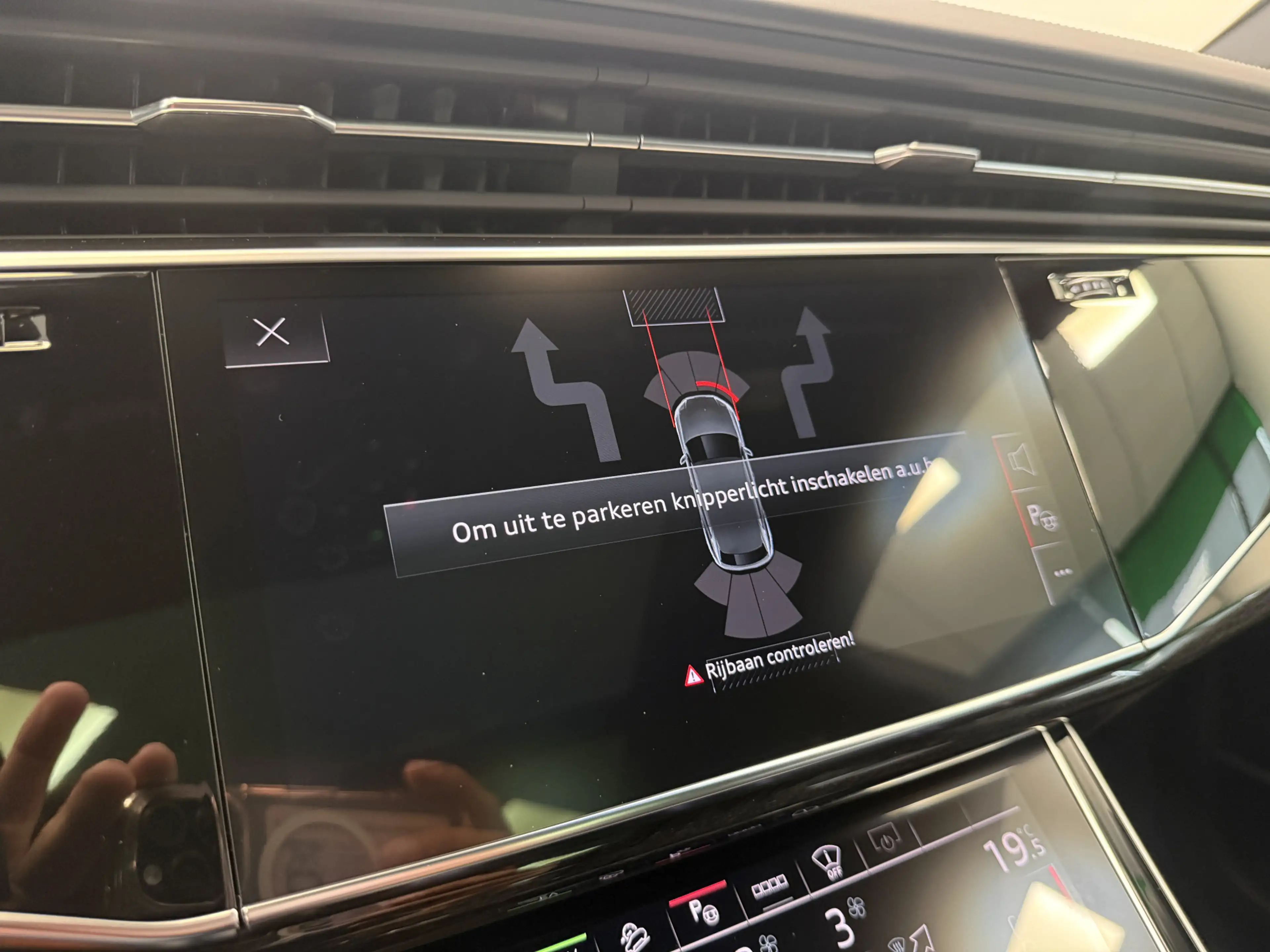 Audi Q8 60 TFSI e quattro Pro Line S Competition ACC Panor — photo 27