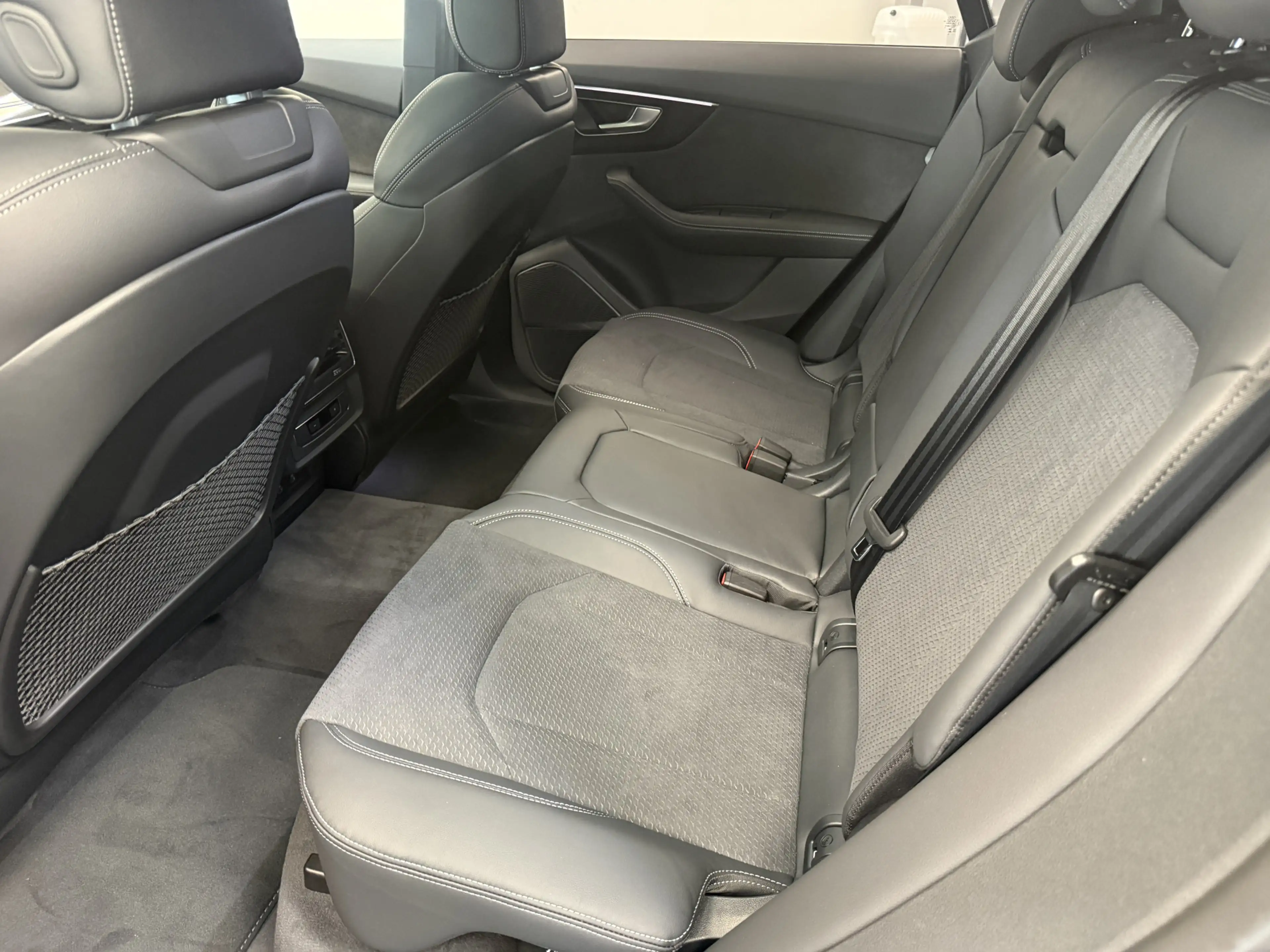 Audi Q8 60 TFSI e quattro Pro Line S Competition ACC Panor — photo 12