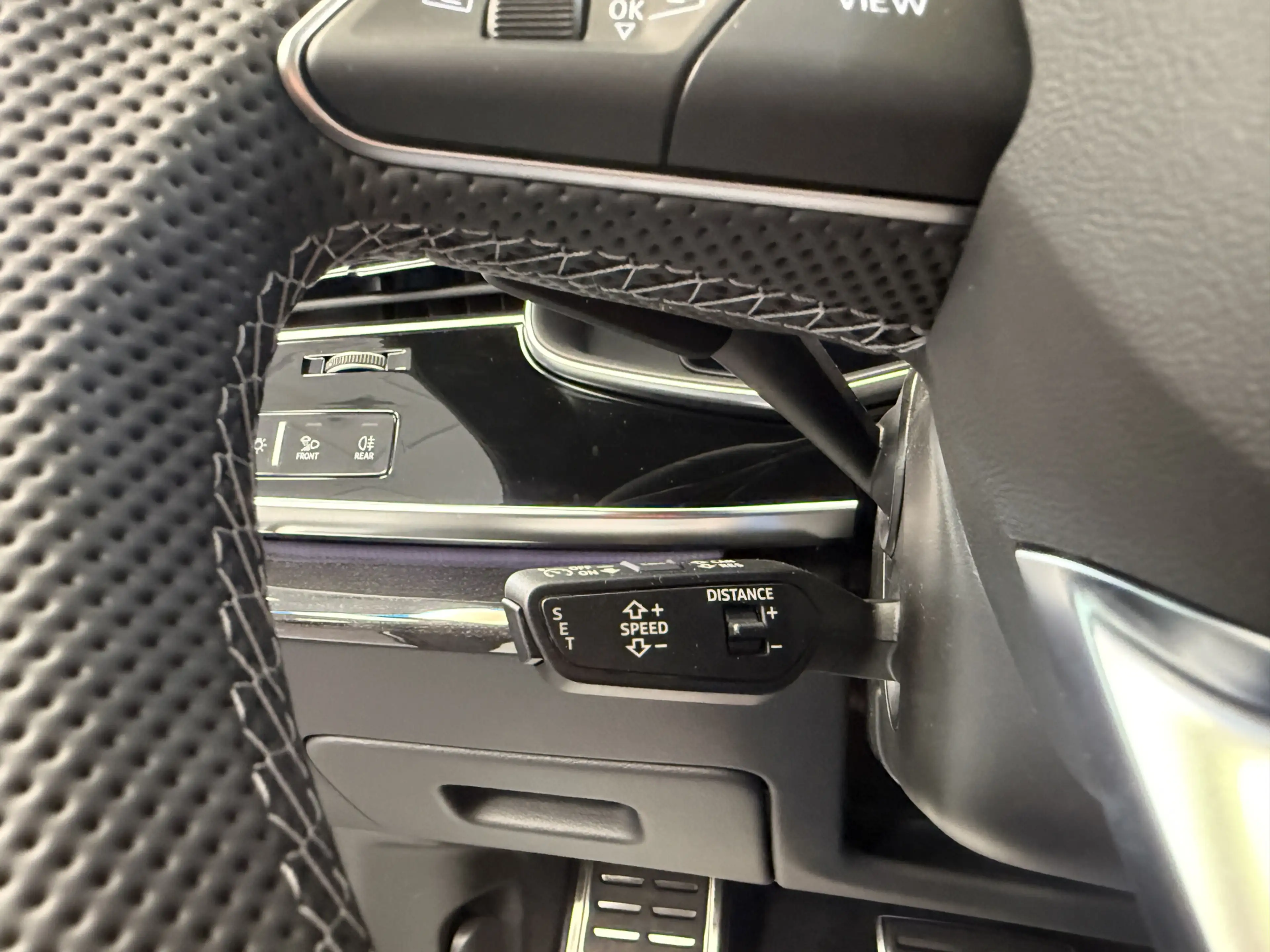 Audi Q8 60 TFSI e quattro Pro Line S Competition ACC Panor — photo 17