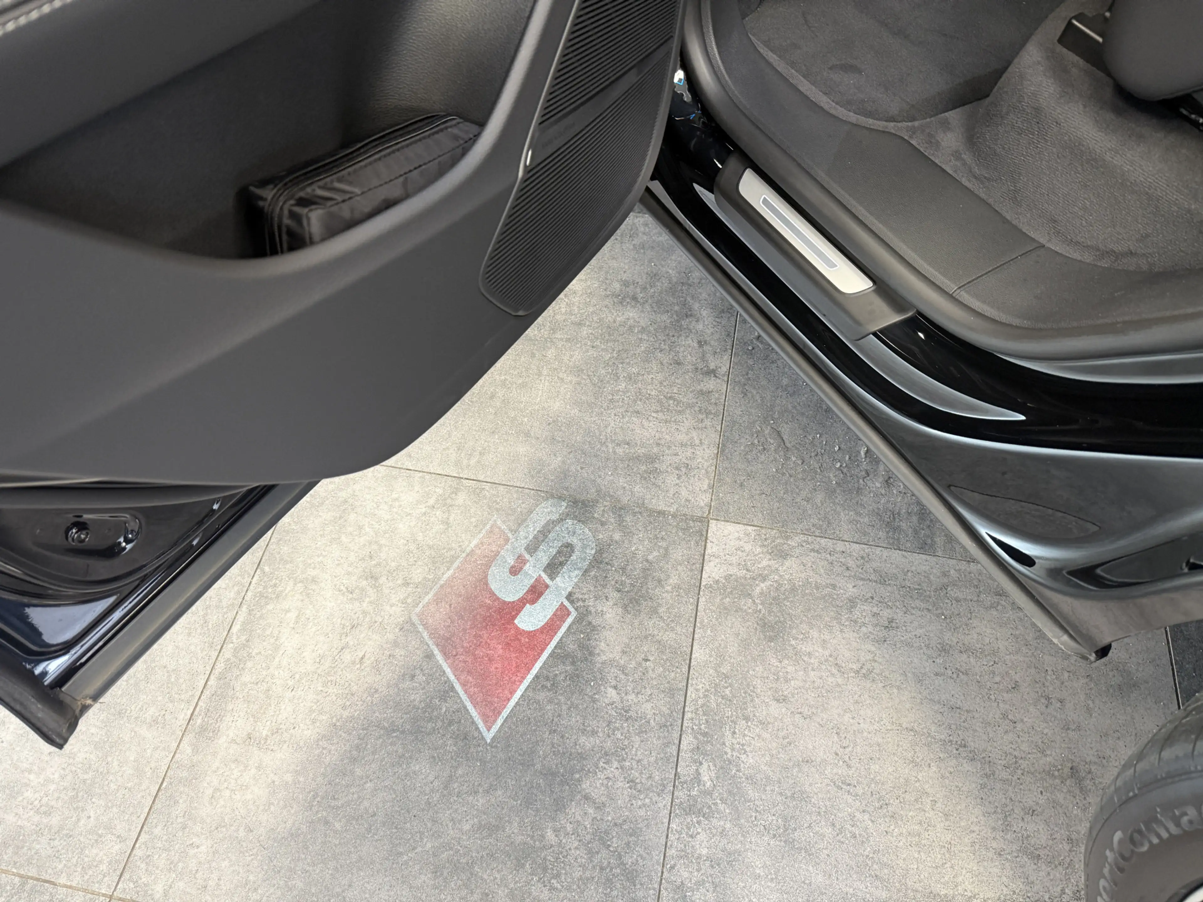 Audi Q8 60 TFSI e quattro Pro Line S Competition ACC Panor — photo 13