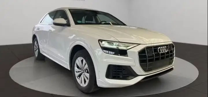 Audi Q8 2023, foto 4