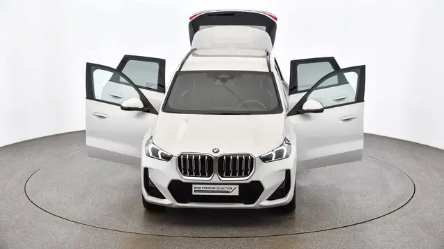 BMW X1 view 8