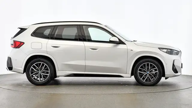 BMW X1 view 7