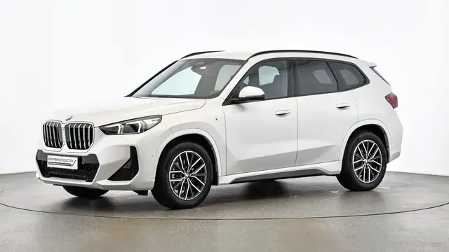 BMW X1 view 3