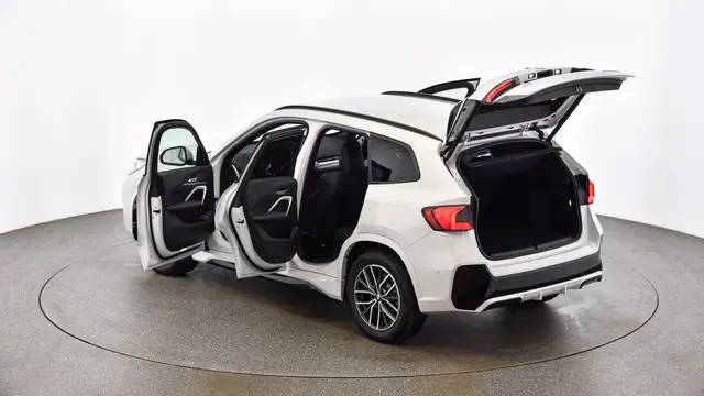 BMW X1 view 10