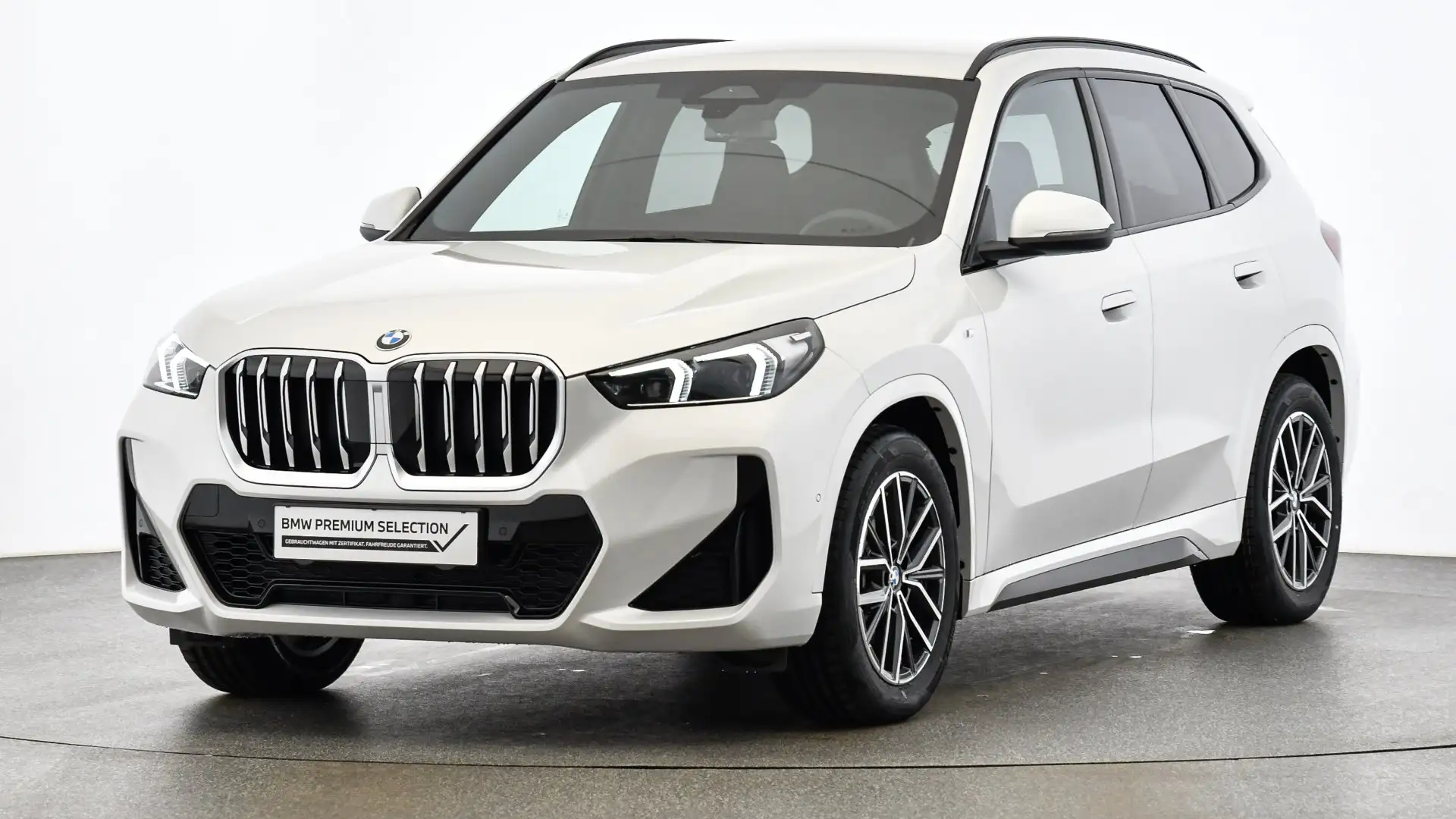 BMW X1 xDrive20d *M-Sportpaket *Adaptives M Fahrwerk *AHK Weiß - 1