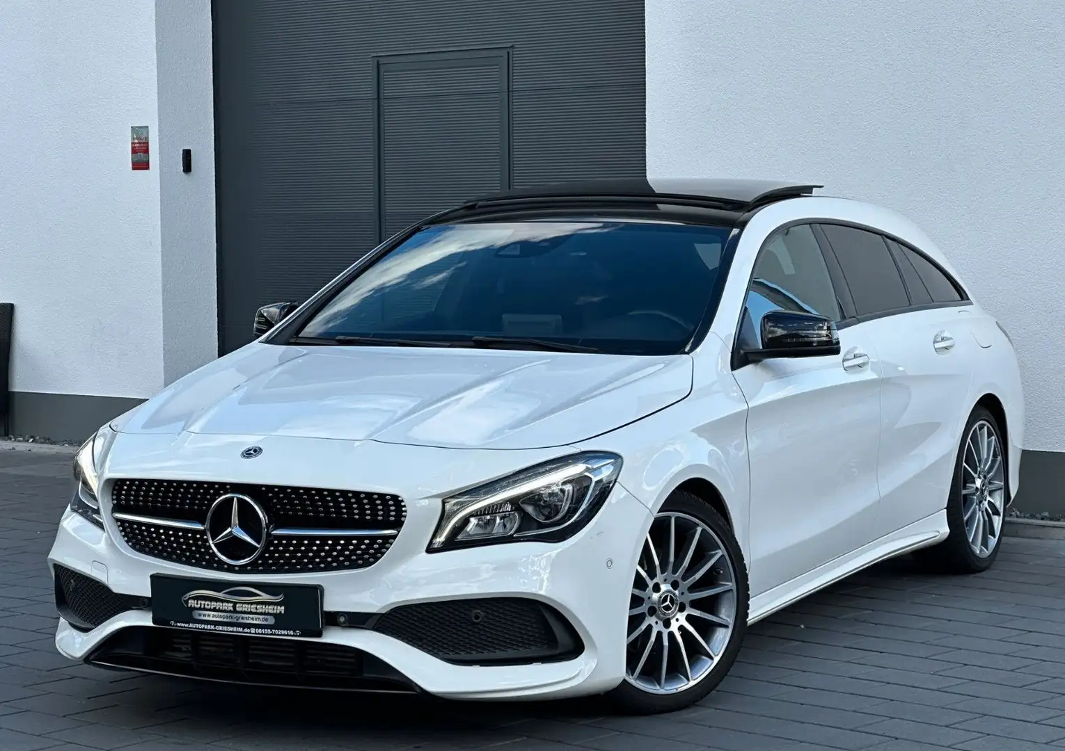 Mercedes-Benz CLA 200 SB*7G*AMG-LINE*NAVI*KAMERA*PANO*LED*AHK Blanc - 1