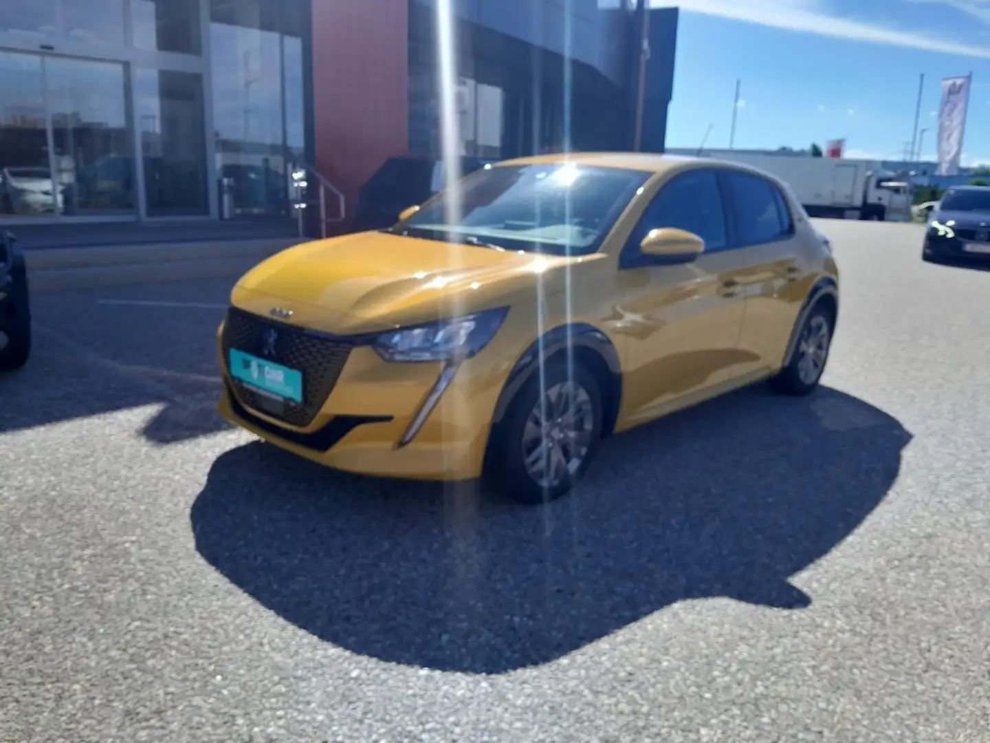 Peugeot e-208 Allure Gelb - 1