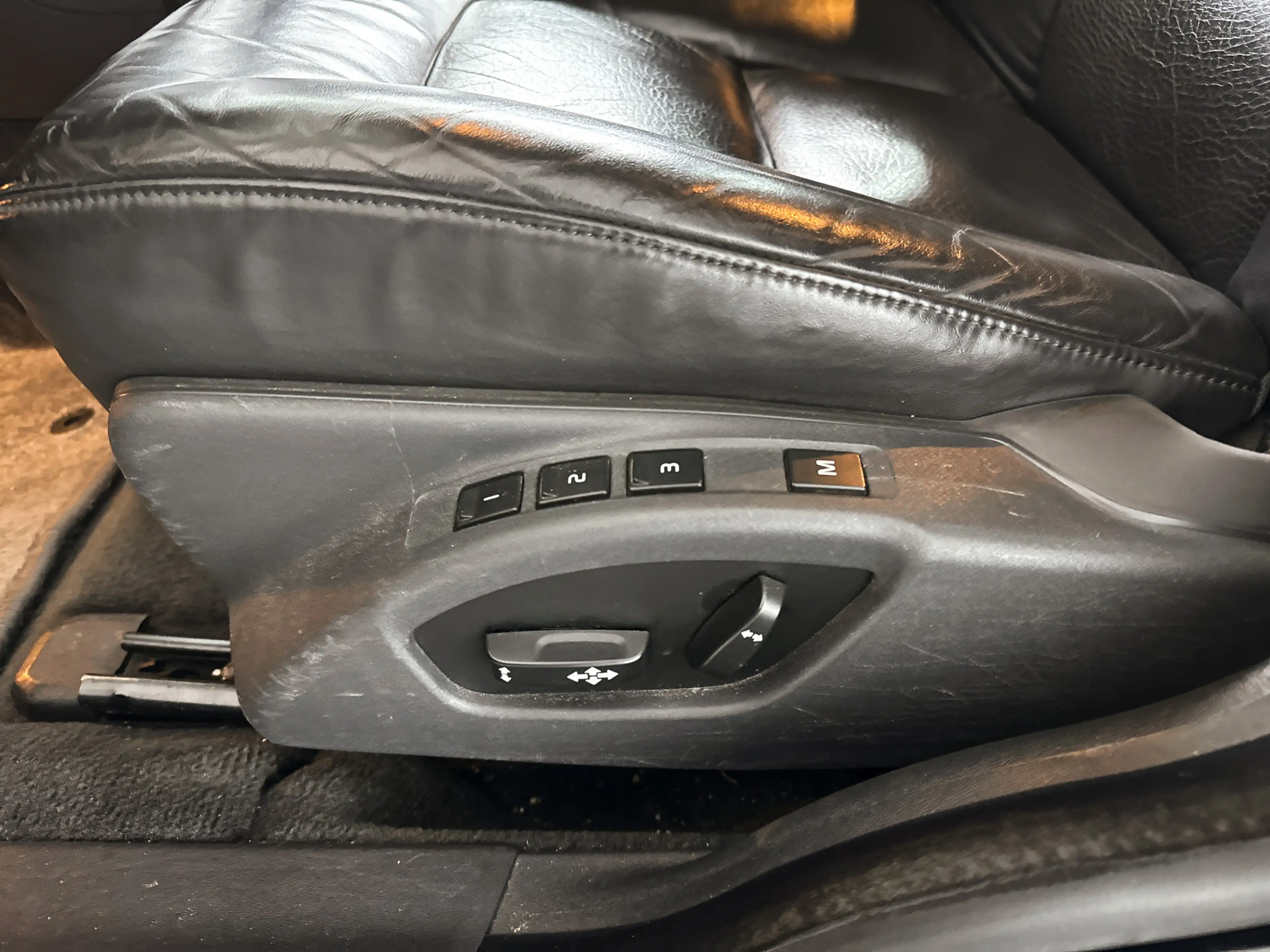 Volvo V70 2.5T R-Design | Park assist | Stoelverwarming | El — photo 7