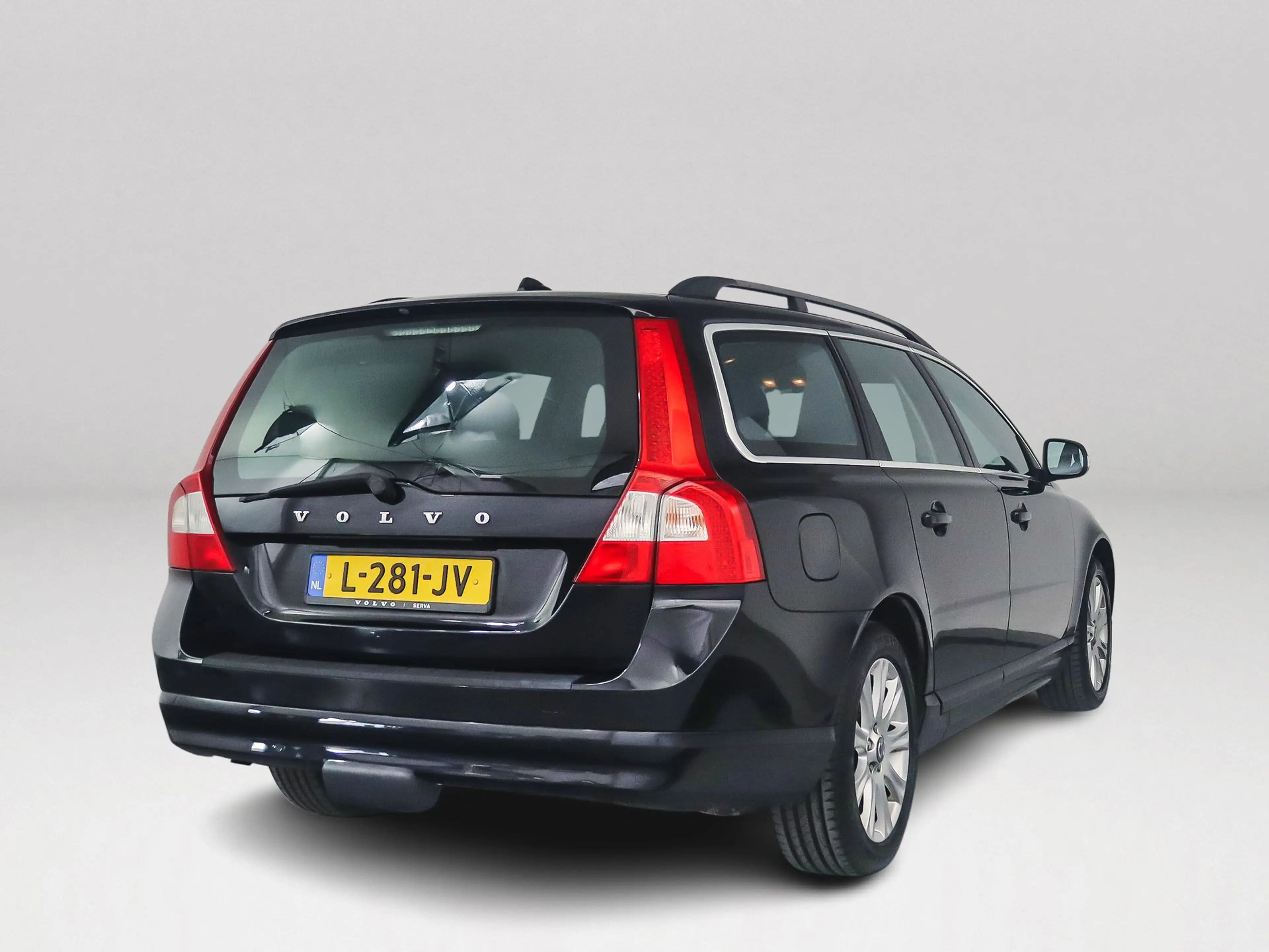 Volvo V70 2.5T R-Design | Park assist | Stoelverwarming | El — photo 2