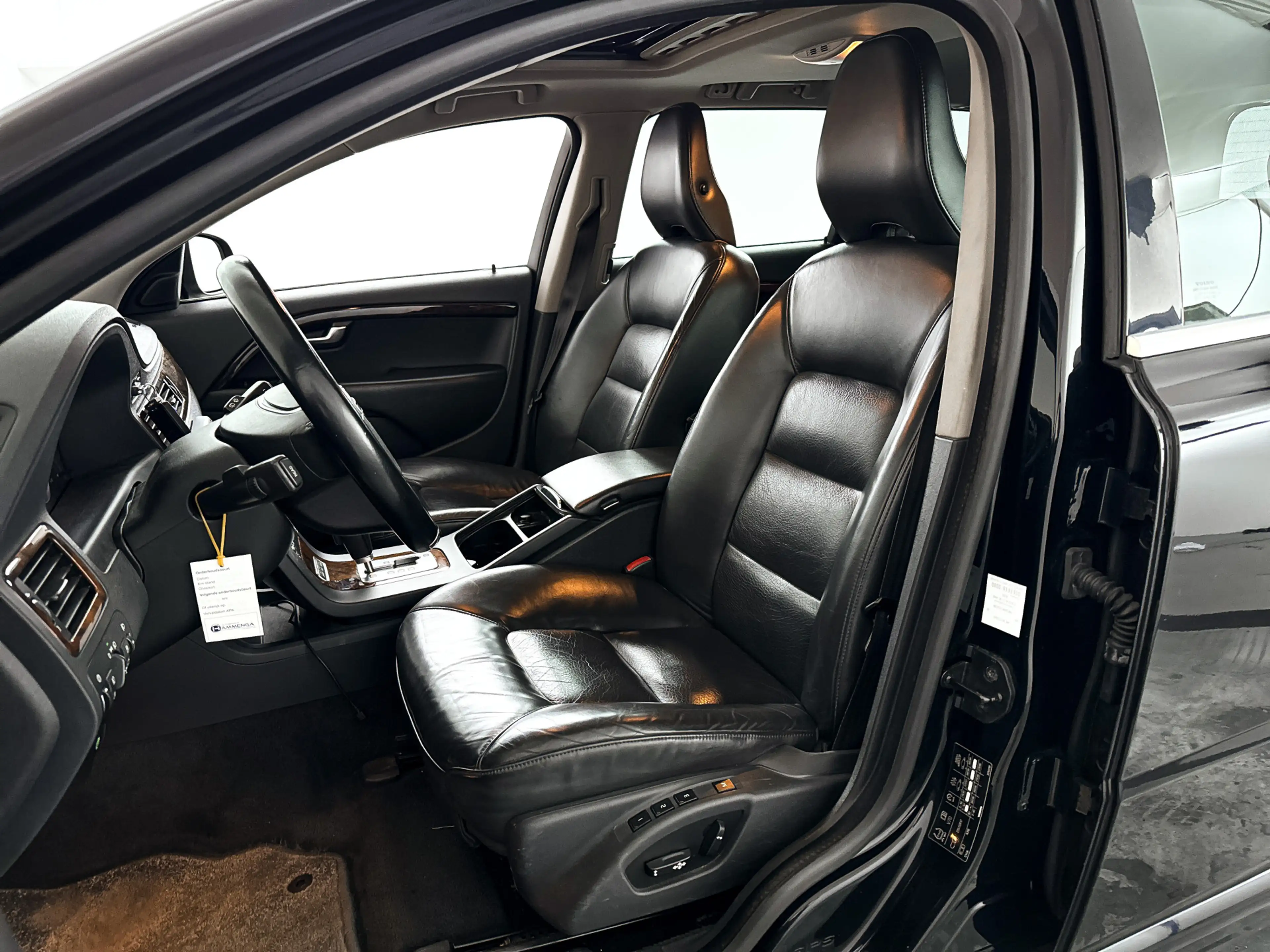 Volvo V70 2.5T R-Design | Park assist | Stoelverwarming | El — photo 6