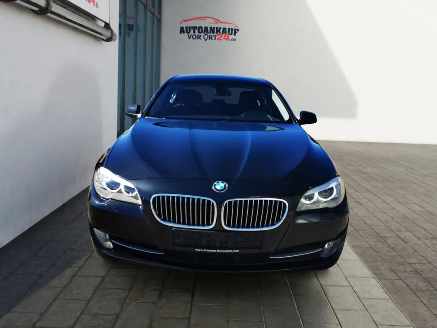 BMW 528 Baureihe 528 i*Leder*Navi*8-fach* Klima Xenon Negro - 2